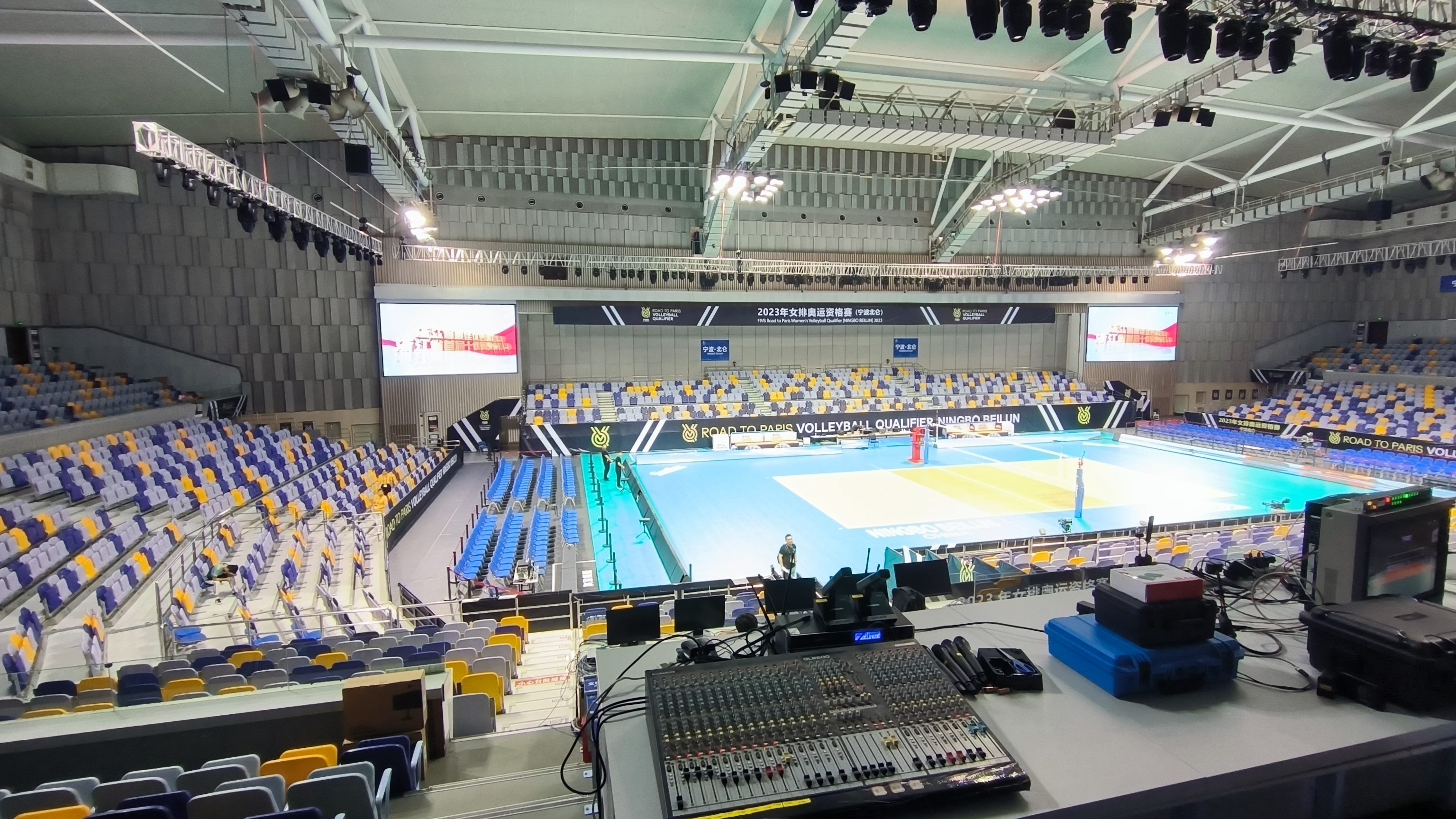 /uploads/image/2025/09/02/Advantages of Line Array Speaker Boxes in Stadiums.jpg /uploads/image/2025/09/02/Advantages of Line Array Speaker Boxes in Stadiums.jpg